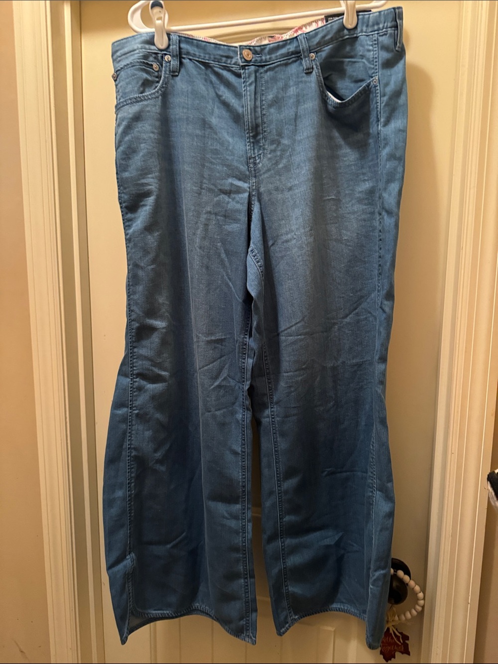 American Eagle Outfitters Low Rise Beachy Baggy Jeans